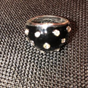 Black and grey polka dot ring.